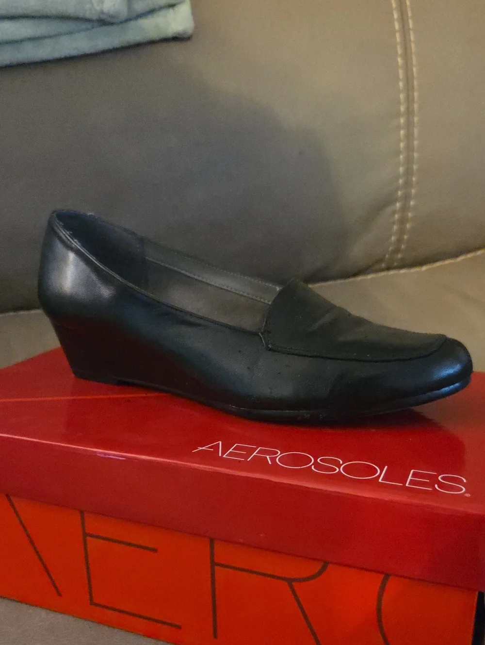 AEROSOLES smooth black